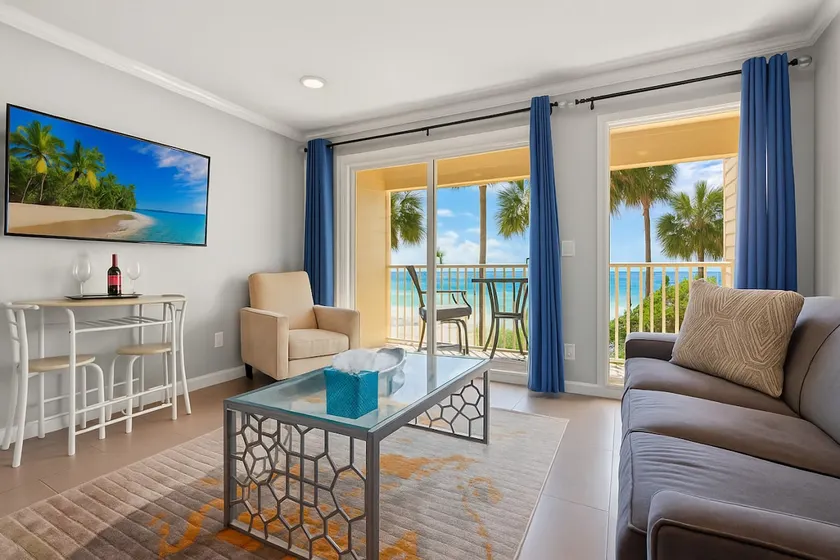 ☀Oceanfront ☀Amazing Balcony view☀ WIFI Bar☀ Waterfront Heated Pool ☀ - Image 1