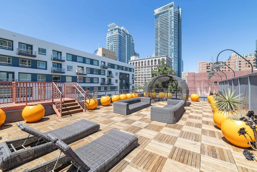 Close to SoFi Stadium I Prime Location I DTLA Loft - Image 1