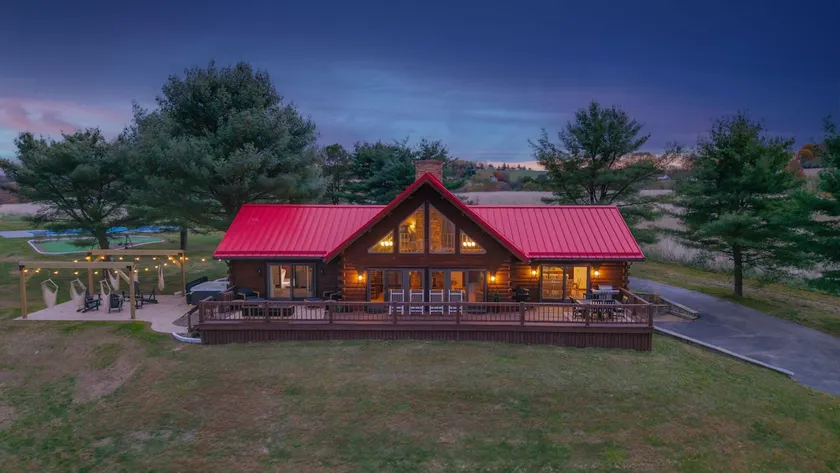 Majestic Views, Hot Tub, Pickleball, Putting Green - Image 1