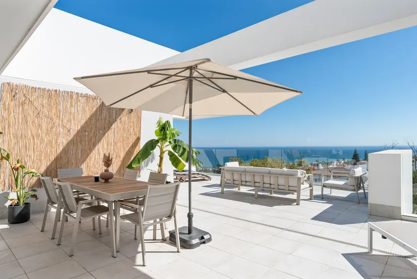 Luxury Penthouse with Big Terrace and Seaviews - Image 1