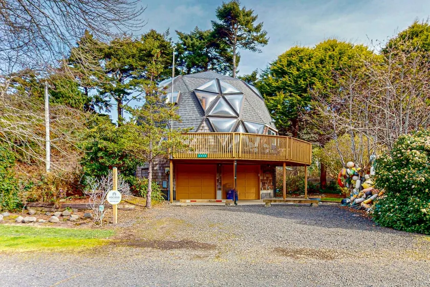 Unique Geodesic Dome Home with WiFi, Deck & Lovely - Image 1