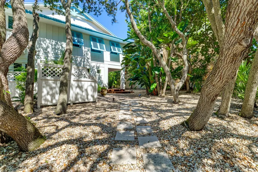 Walk to Wabasso Beach: Home w/ Hot Tub & Bikes - Image 1