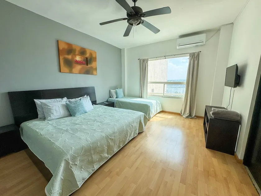 Modern apartment in Linda Vista, mty 9 - Image 1