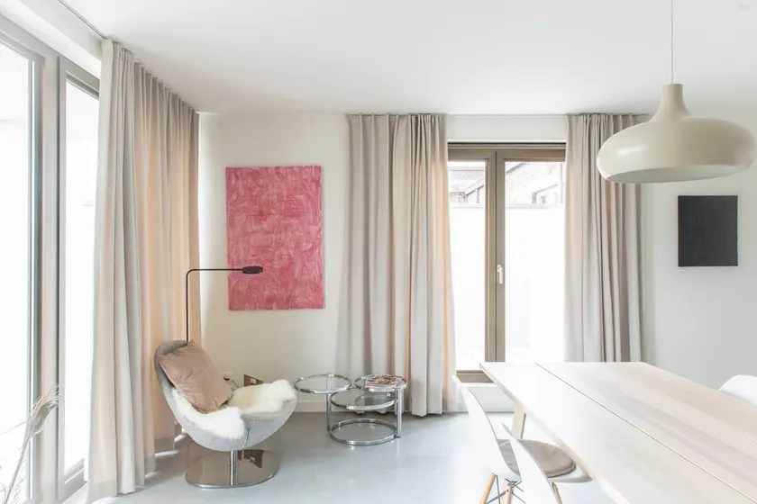 Tranquil Urban Escape: 2-BDR Retreat in Ghent - Image 1