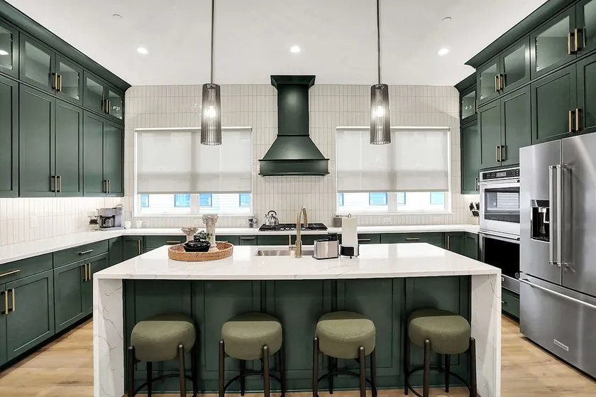 Modern Luxury | Fireplace | Rooftop Deck | Near DT - Image 1