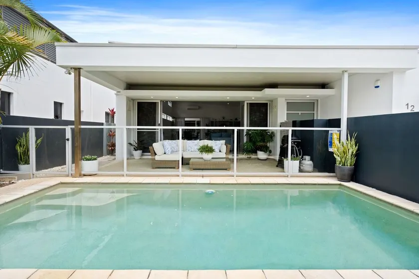 Ocean Breeze on Malibu - Image 1