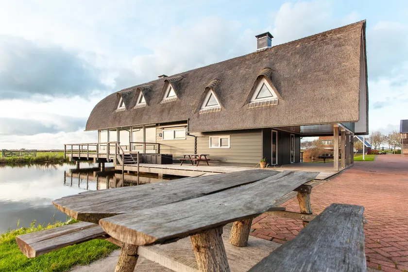 Charmante villa avec sauna et barbecue | Vue sur l'eau - Image 1