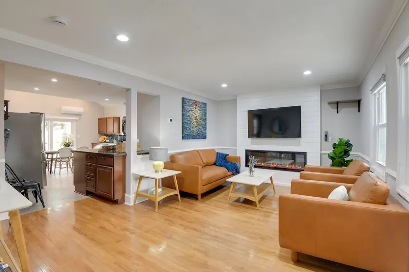 Great for Gatherings! Charming Woodbridge Duplex - Image 1