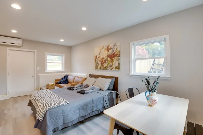 2 Mi to Historic Occoquan District: Modern Duplex - Image 1