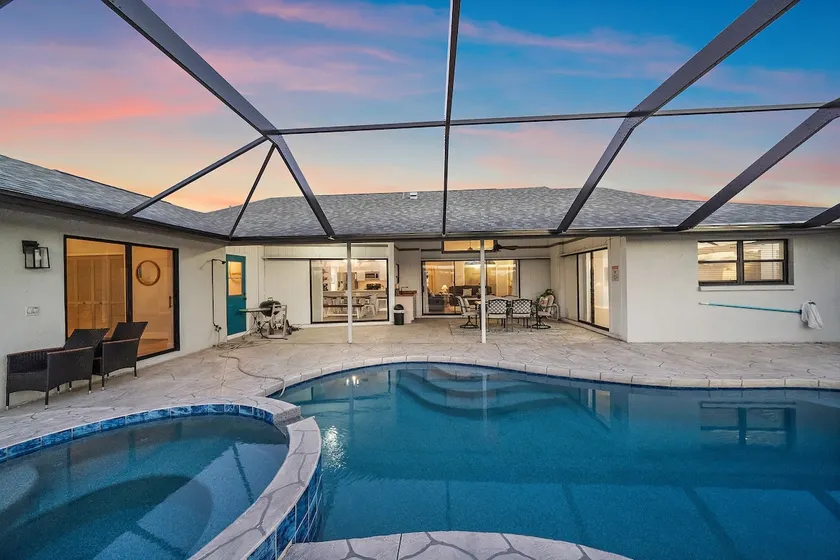 Whispering Palms | Private Pool & HOT TUB - Image 1