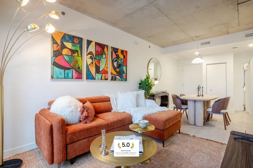 Luxe Stay District | Parking, Gym & Pool - Image 1