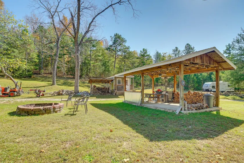 Hunters Welcome! Creekside Missouri Ozarks Cabin - Image 1
