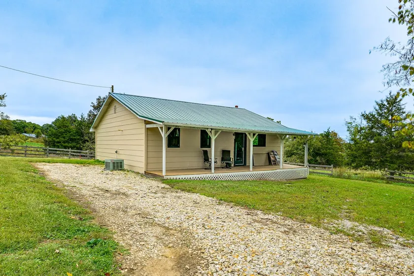 Dog-friendly Cabin w/ Yard Near Auxvasse Creek! - Image 1
