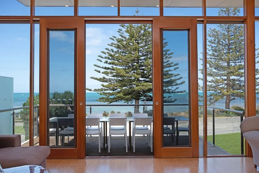 Seachange Waterfront Living Family Friendly - Image 1