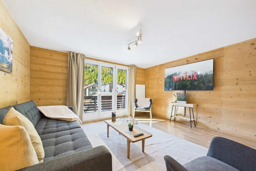 Family apartment with mountain views - Image 1