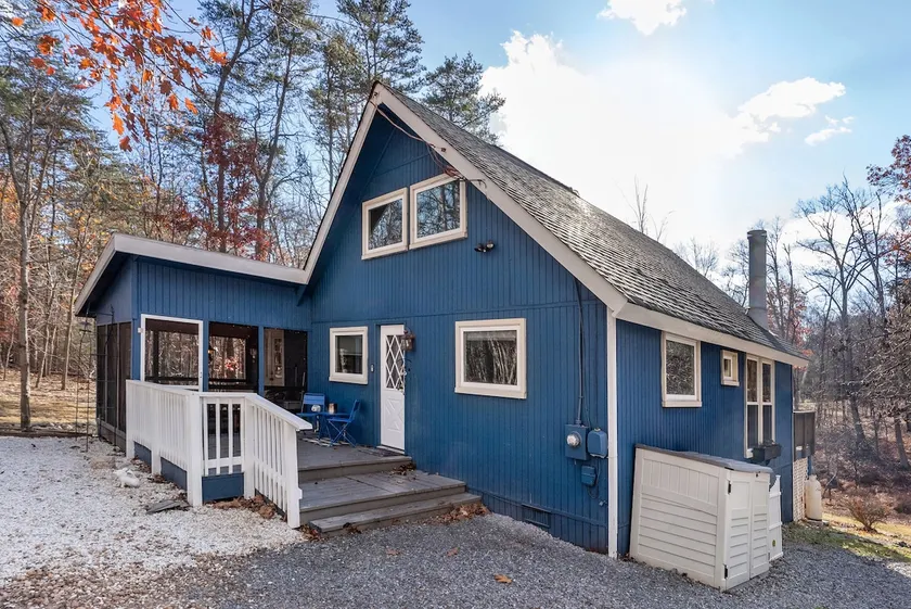 Dog-Friendly Chalet in The Woods Resort w Fire Pit - Image 1