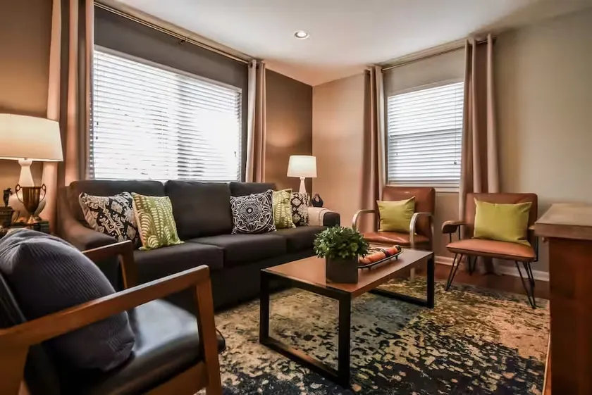 2 Bedroom Duplex Near Food, Shops, & KU Hospital 6 - Image 1