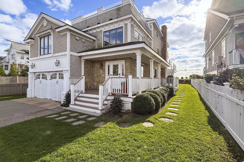 Pine Creek Beach House - Image 1