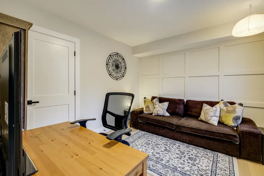 Walk to Metro & Dtwn Silver Spring! Sleek Apt - Image 1