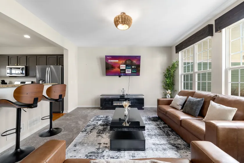 Luxury 4 Bedroom Home Elgin - Image 1