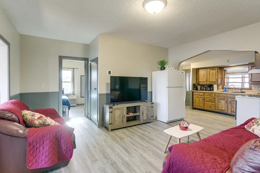 Steps to Shore! Pet-friendly Lake Waconia Getaway - Image 1