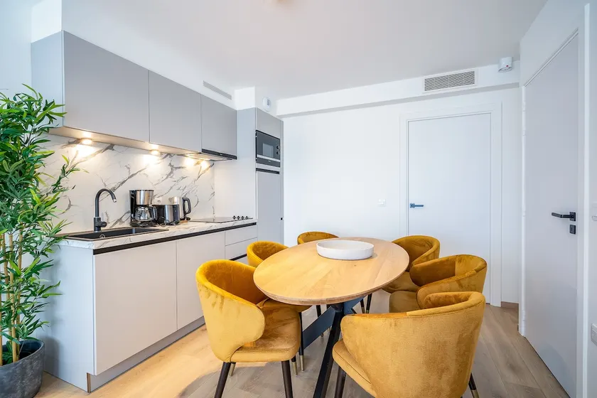 [Premium] Appartement 3 chambres 1 avec lit double, 1 avec 2 lits simples & 1 lits superposés - Image 1