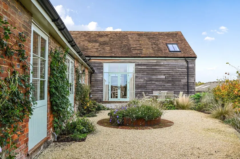 Bullfinches Barn - Image 1