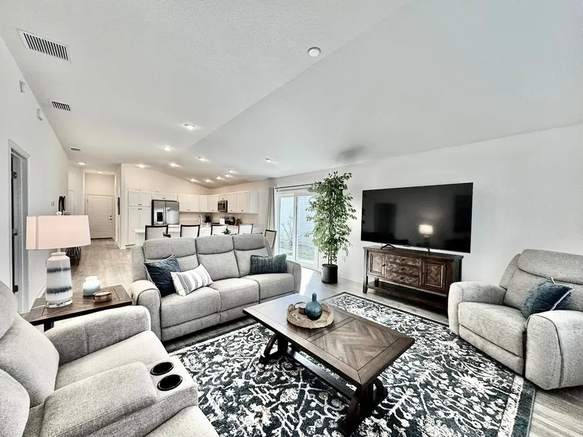 Dog Friendly 2/2 w/ Golf Cart in The Villages - Image 1
