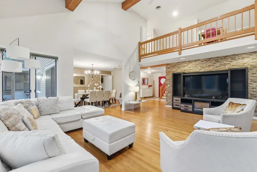 Modern 6BR Home for Large Groups & Families - Image 1