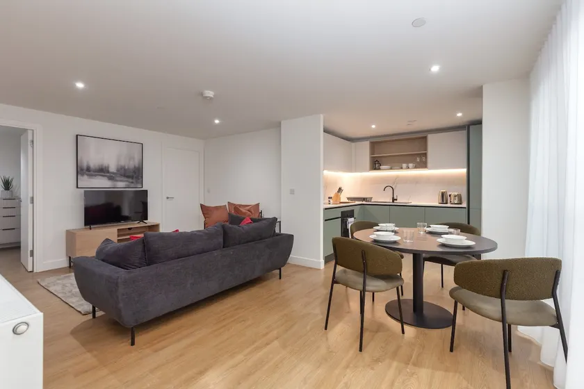 Apartment with garden - Image 1
