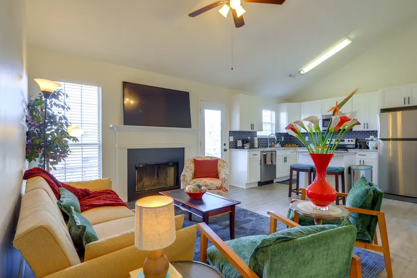 2 Mi to Town: Fully Equipped Georgia Home w/ Deck! - Image 1