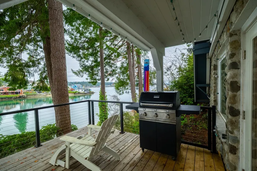 Oyster Bay Waterfront 3Bd - 2Bth - Image 1