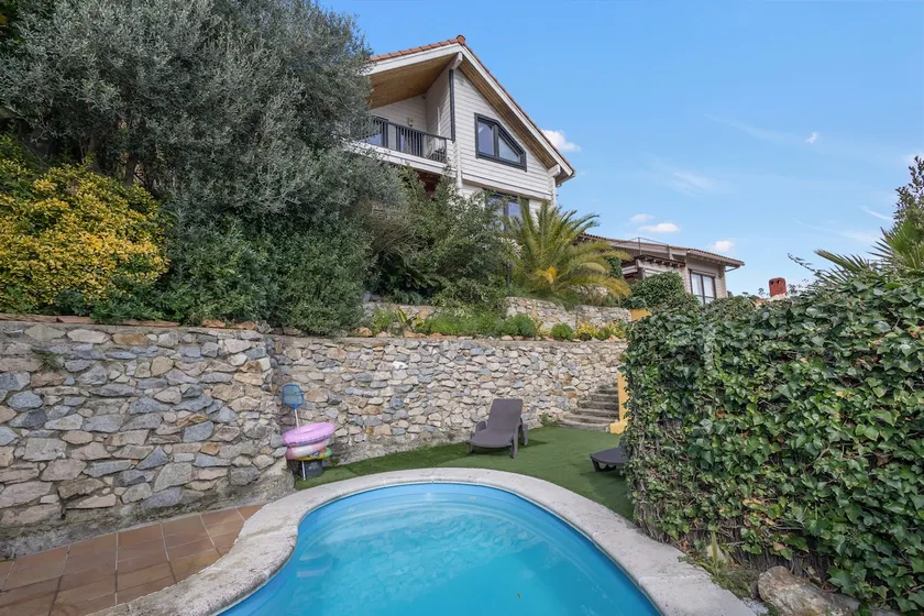 Vacation Home 'Finland House Barcelona' with Sea Views, Wi-Fi & Air Conditioning - Image 1
