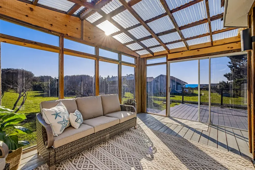 Stylish House with Ocean Views Hot Tub Game Room - Image 1