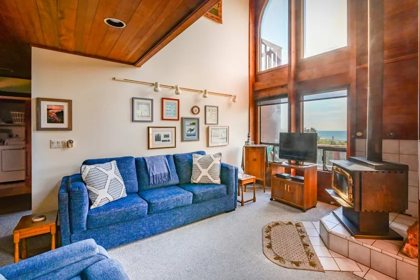 Ocean view home with Fireplace Hot Tub Deck - Image 1