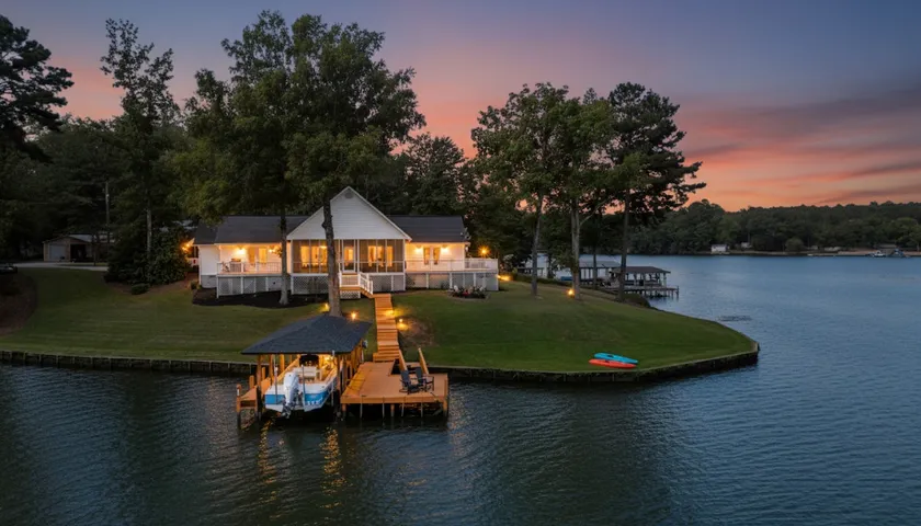 HugeViews|Dock|FirePit|Kayaks|PickleBall|BoatRamp - Image 1