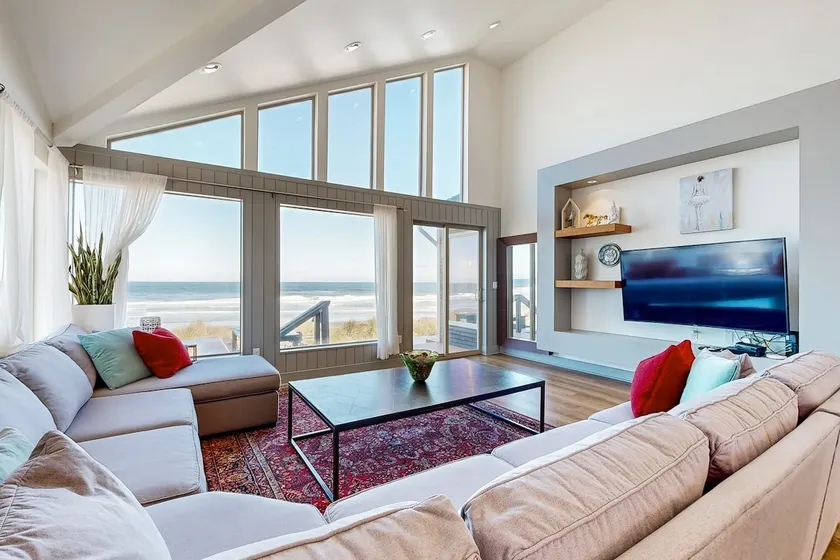 New oceanfront home with hot tub views A C and bea - Image 1