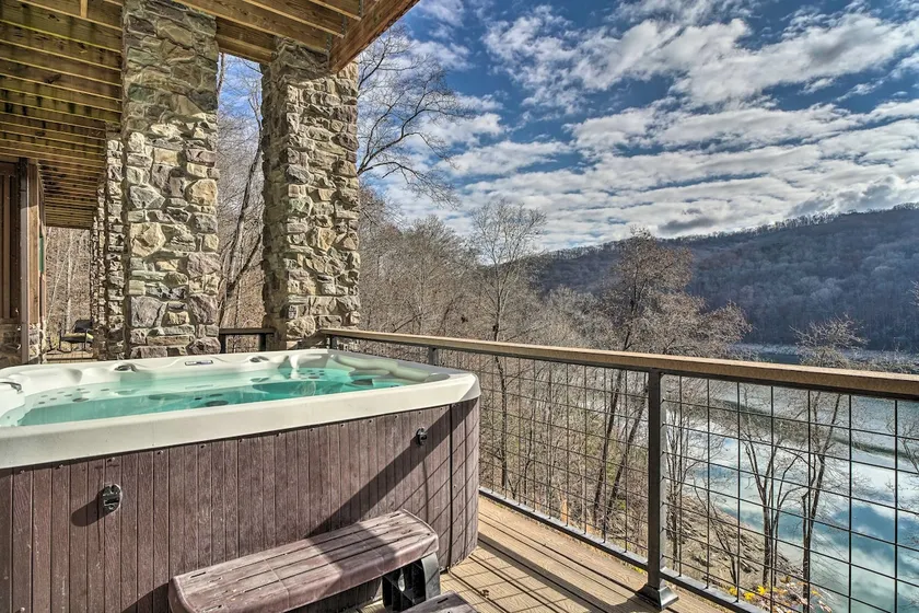 Lakefront Cabin Sleeps 16 Dock Fire Pit Hot Tub - Image 1