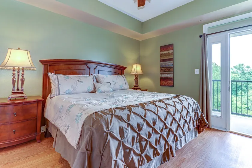 Riverfront Condo, Sleeps 4, Jetted Tub, Balcony, P - Image 1