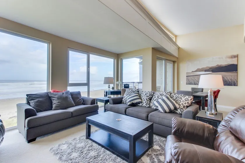 Contemporary oceanfront condo with amazing views d - Image 1