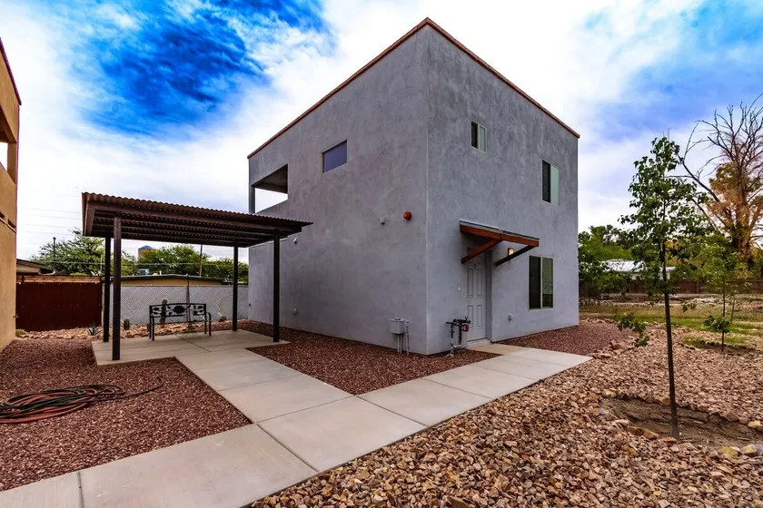 Panoramic Balcony Views | Pet-Friendly Casita - Image 1