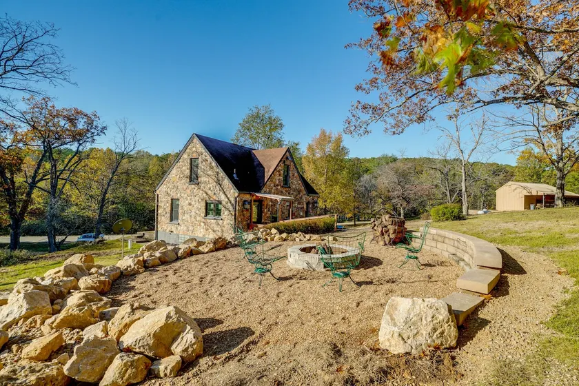 Old Stone Cottage Retreat in the Heart of Missouri - Image 1