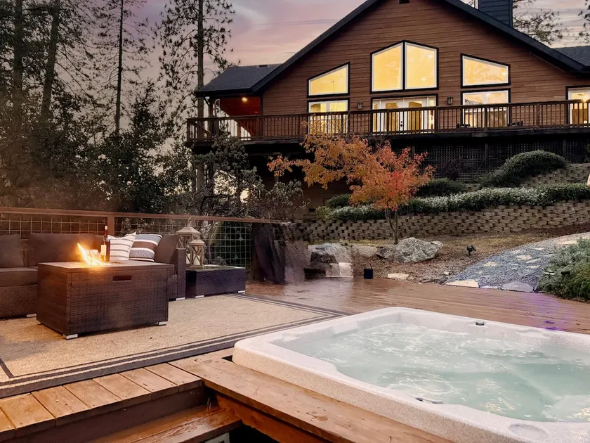 Elegant Blackwood Grove by Casa Oso - Image 1