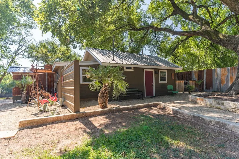 Brazos River Retreat with Fire Pit - Image 1