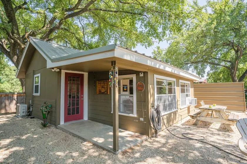 Riverfront Retreat Cabin - Image 1