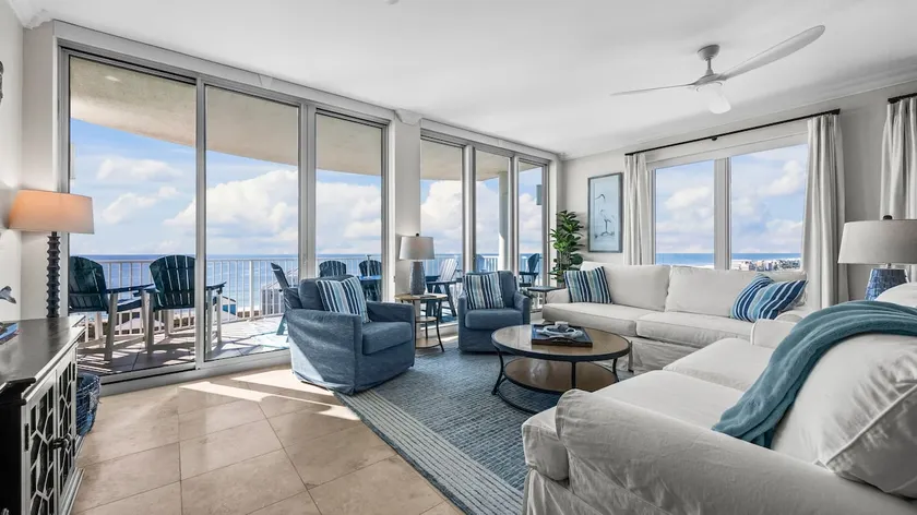 Mustique 801 - Image 1