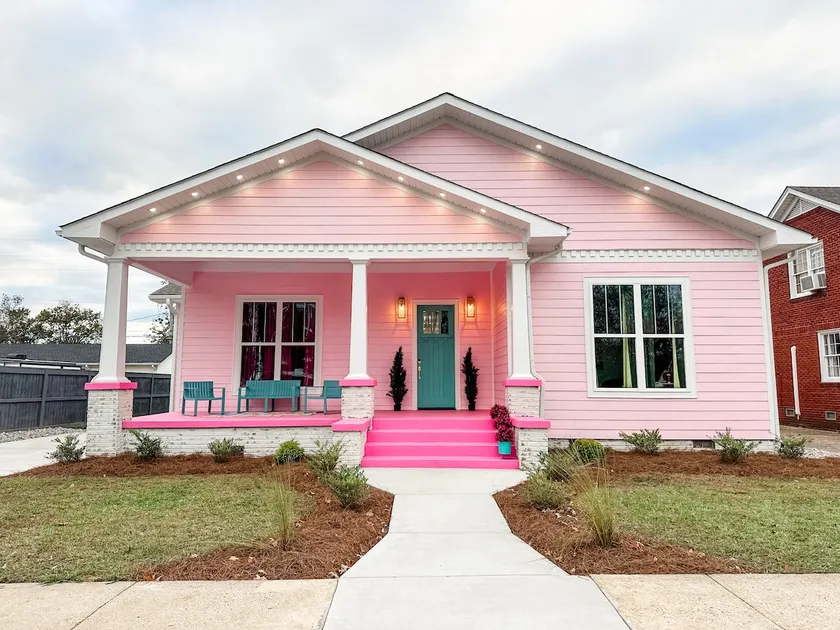 Pink House Social - Image 1