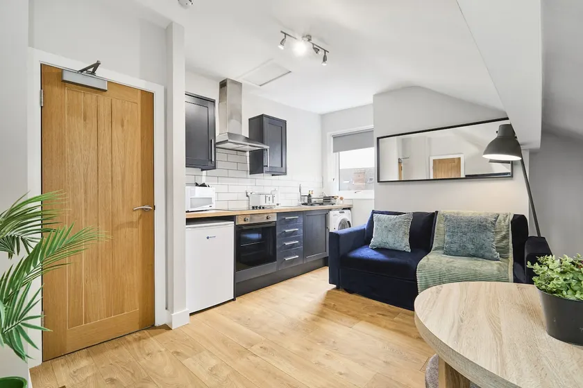Apartment-Apartment-Private Bathroom - Image 1