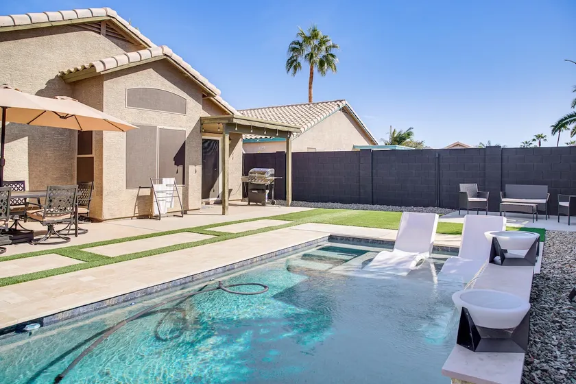 2 Mi to Surprise Stadium! Snowbird Haven w/ Pool - Image 1