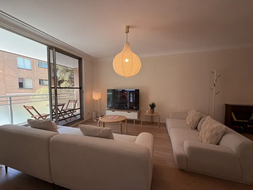 Quiet & Cozy 2BR Home in Chatswood with Parking - Image 1